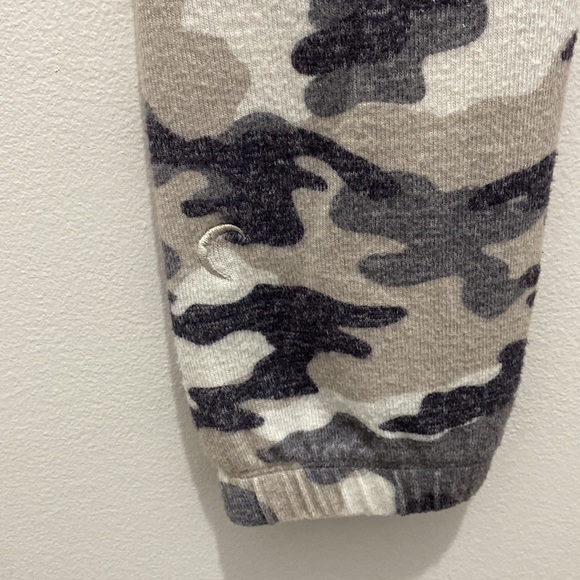 Zyia Gray Camo Lounge Boyfriend Sweats Size Small - Picture 5 of 7